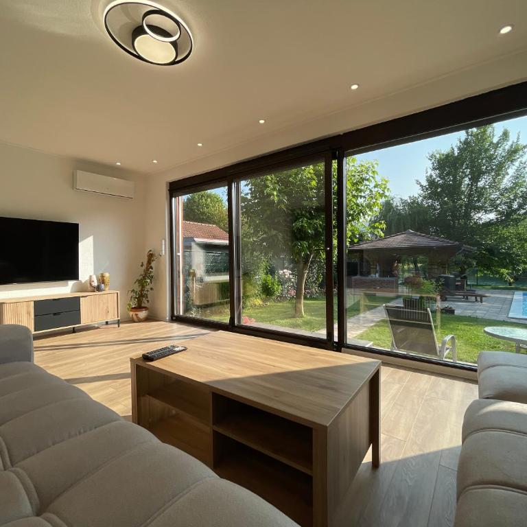 Una Rose - Three-Bedroom Villa - 12
