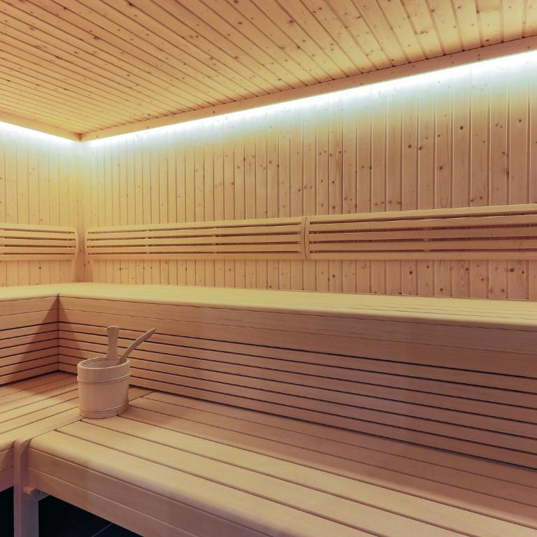 Luxurious Holiday Home in Krimml with Sauna - Ferienhaus mit 4 Zimmern - 3
