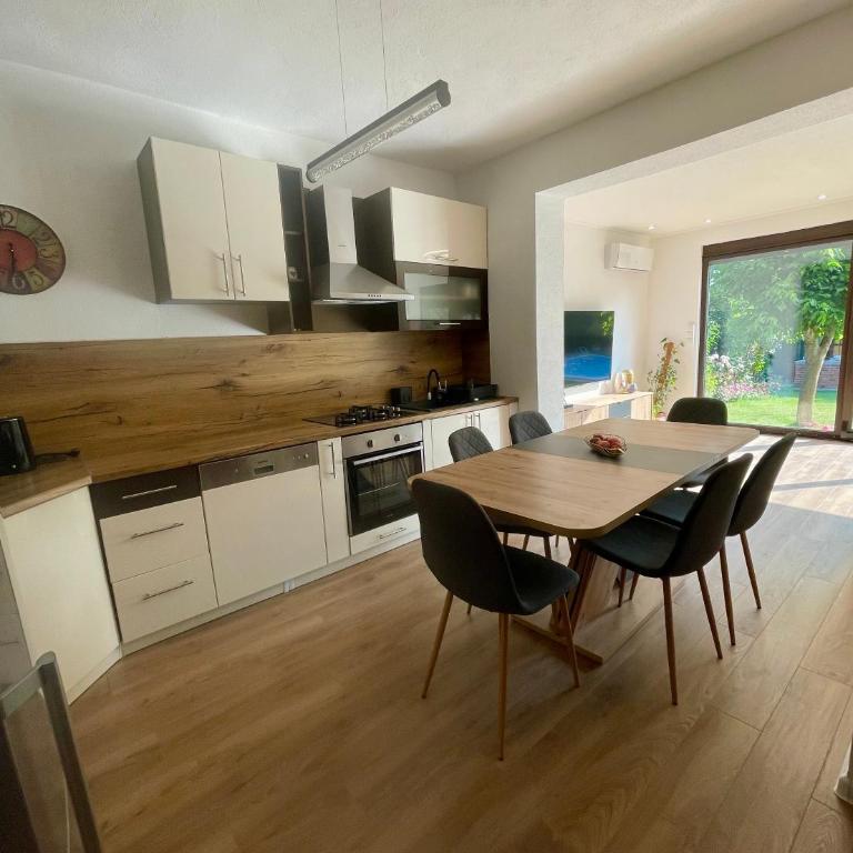 Una Rose - Three-Bedroom Villa - 13