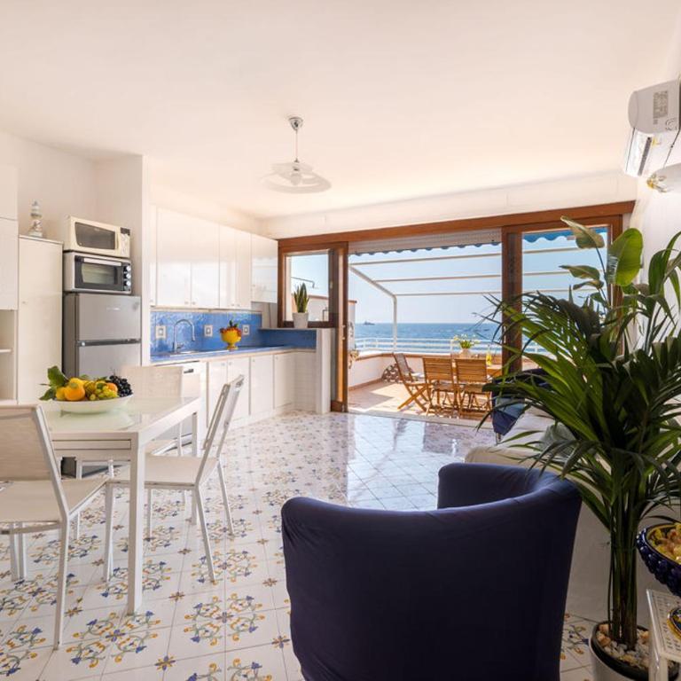 Appartamento Fronte Mare con Accesso Spiaggia - Casa Vacanze - 2