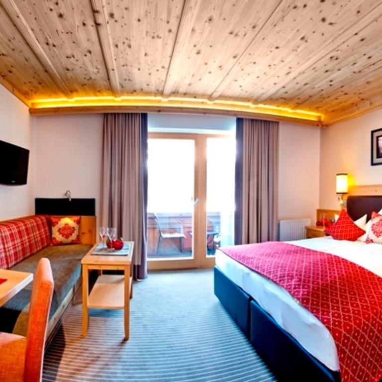 Hotel Bergkristall - Doppelzimmer mit Balkon - 6