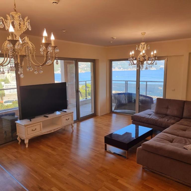 Harmonia Budva 1 - Apartman sa 3 Spavaće Sobe i Pogledom na More - 4