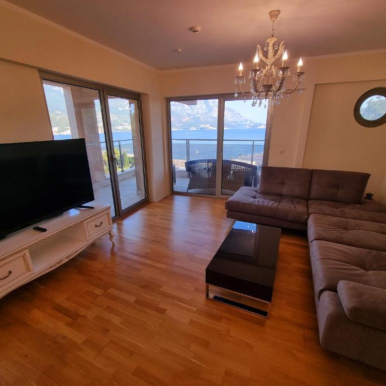 Harmonia Budva 1 - Apartman sa 3 Spavaće Sobe i Pogledom na More - 14