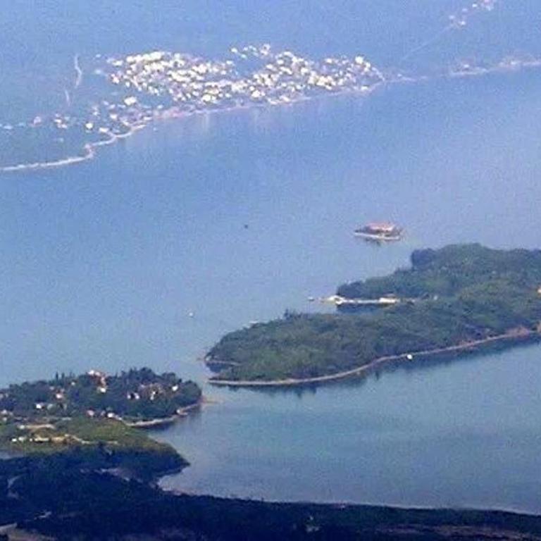 un site calme et unique au Montenegro Loue des logements les pieds dans l eau avec plage privée en face de l ile Saint Marco - Apartment with Sea View - 3