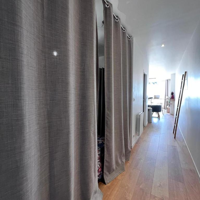 Cap Esterel, T2 pour 4 voyageurs, vue mer, parking et piscine - Apartment mit 1 Schlafzimmer - 4