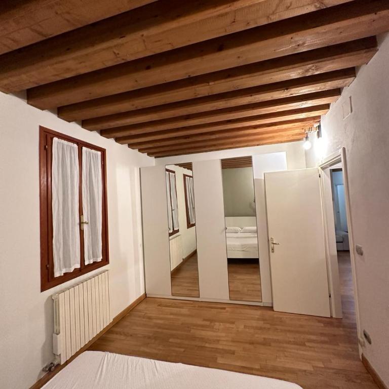 Suite Rialto - Appartamento con 2 Camere da Letto - 15