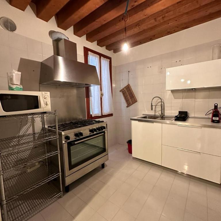 Suite Rialto - Appartamento con 2 Camere da Letto - 18