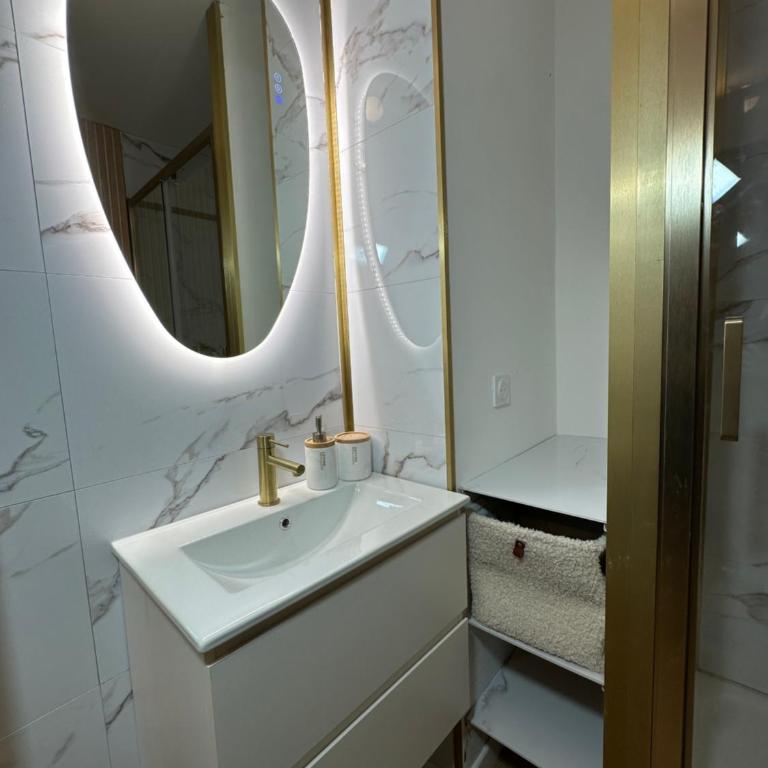 Studio MBS 2- Cosy, Tramway, Wifi, Parking, Equipé - Appartamento con 1 Camera da Letto - 11