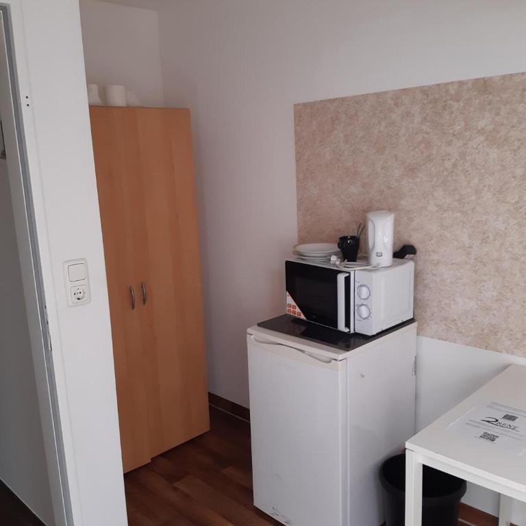 2-Rent Group Hostel Rooms&Apartments EVE168 - Einzelzimmer mit Gemeinschaftsbad - 3