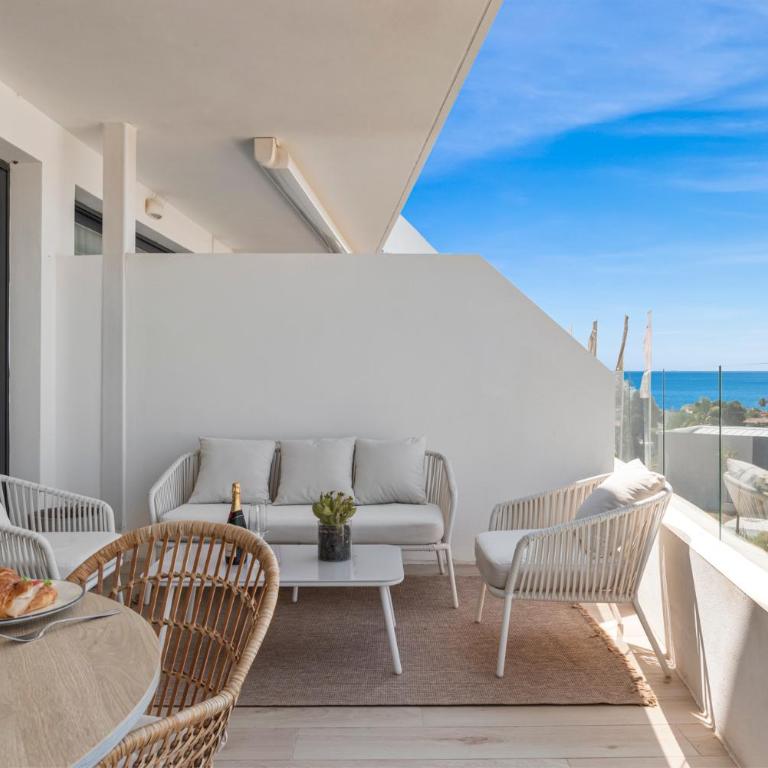 Estepona Beach Getaway 2BR Apartment w Sea View - Apartamento de 2 dormitorios con balcón y vistas al mar - 12