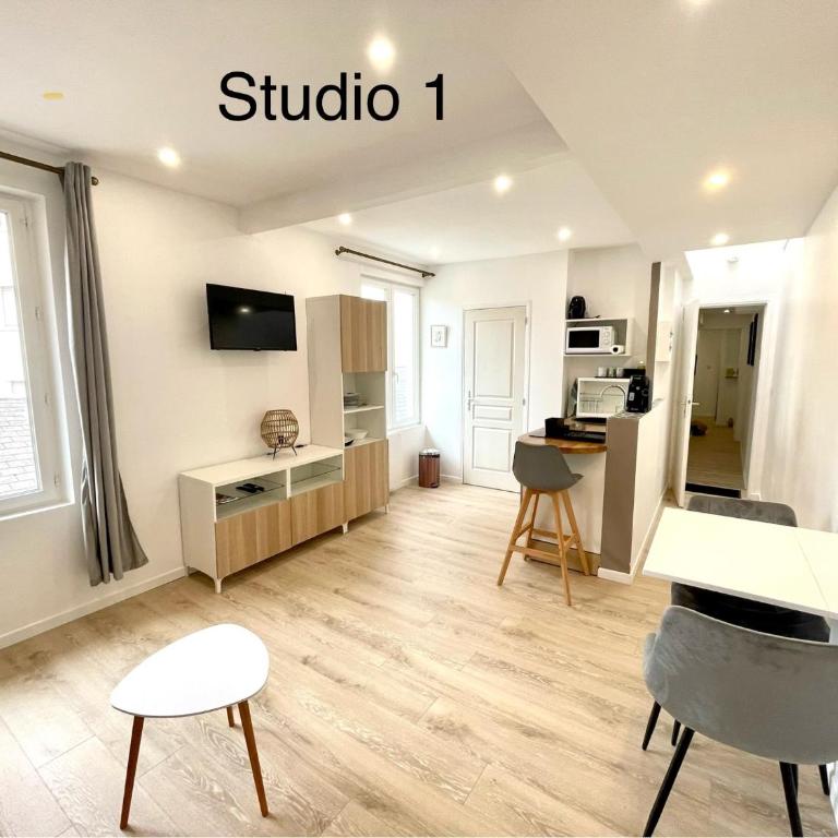 Hyper centre! Magnifique studio neuf à proximité directe de la gare et place morny - Apartment - 3