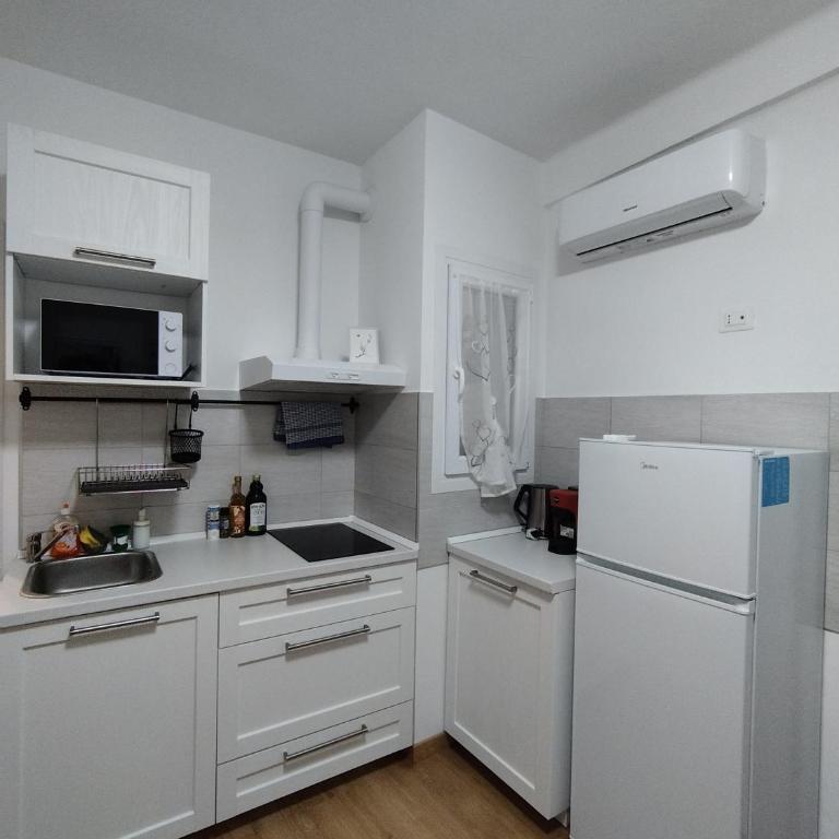 Sunny House - Ariston in 3 minuti - Appartamento con 1 Camera da Letto - 3