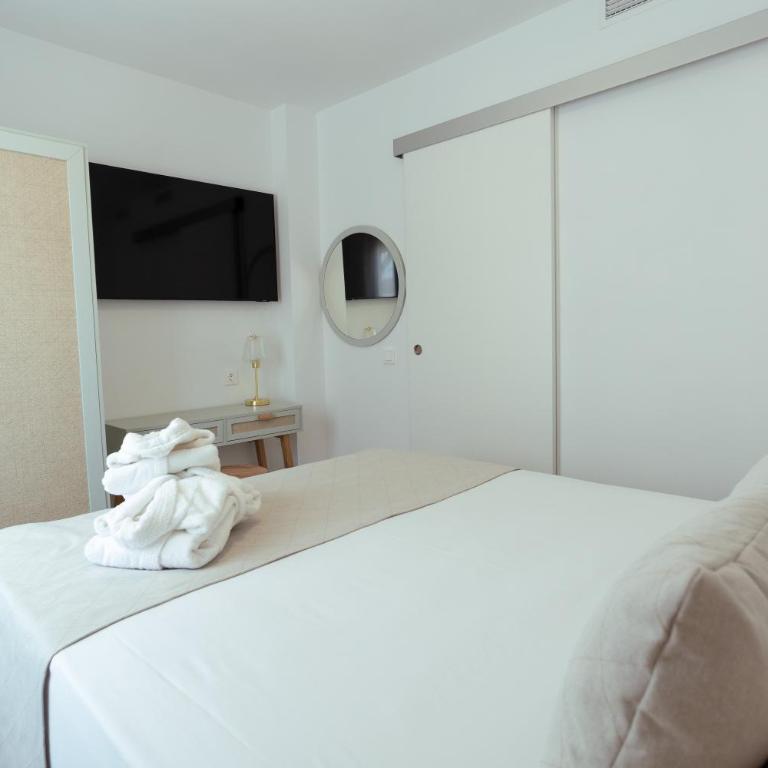 Magic Pirates Island Resort - Deluxe Bungalow with Spa Bath - 3