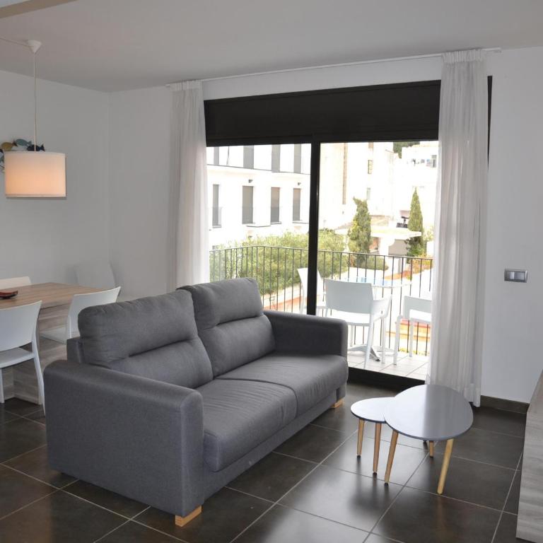 Apartamento céntrico con piscina, parking y a 200m de la playa en L'Estartit - ES-323-41 - Apartment - 23