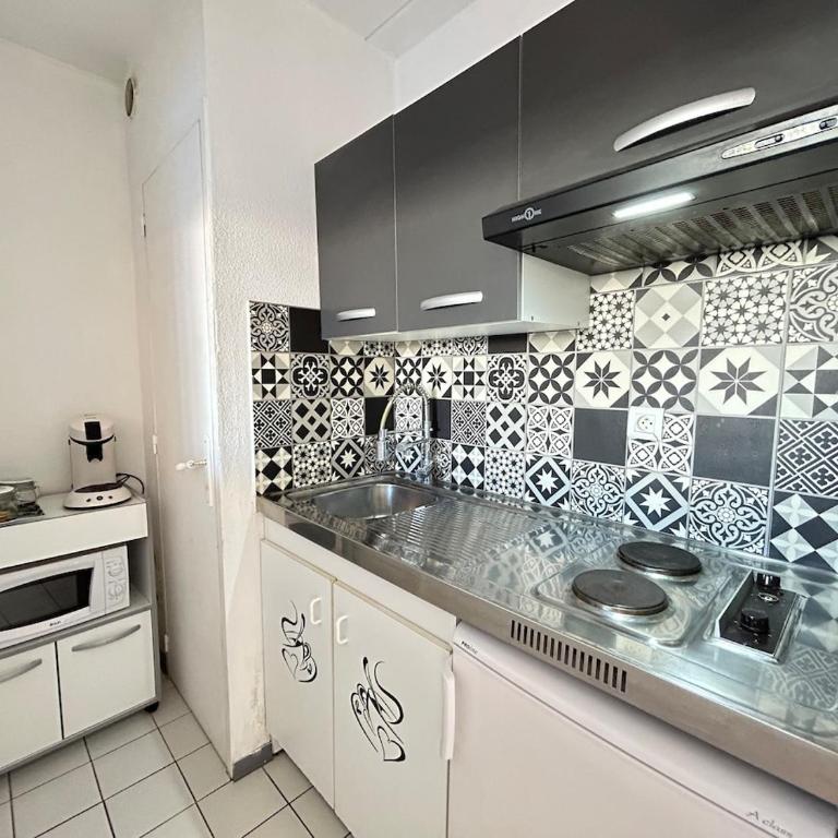 Bruyant studio proche centre, terrasse et parking - Appartamento con 2 Camere da Letto - 3