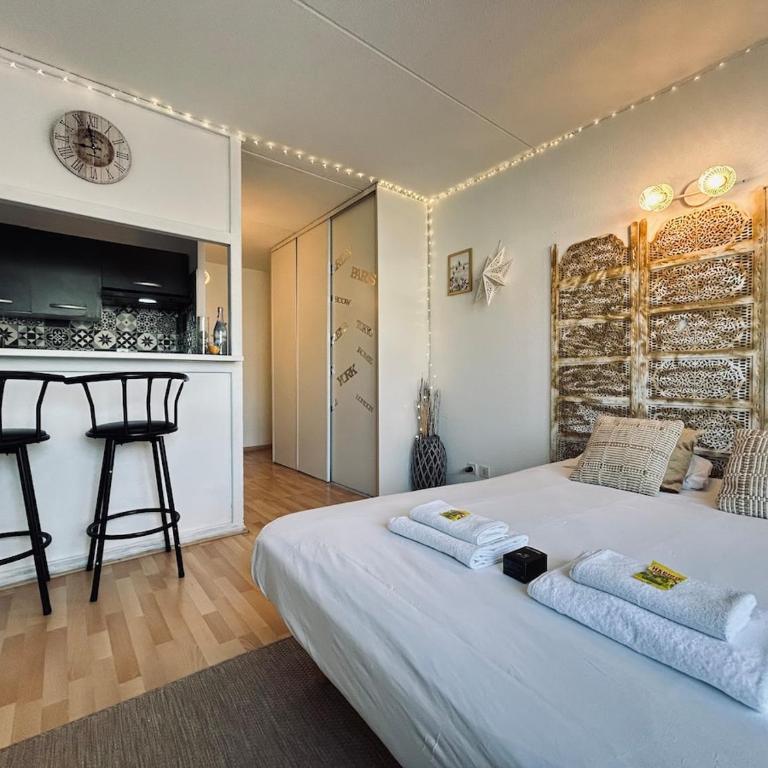 Bruyant studio proche centre, terrasse et parking - Appartamento con 2 Camere da Letto - 4