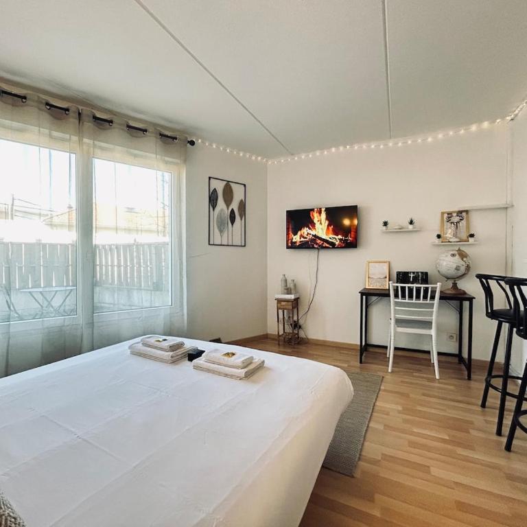 Bruyant studio proche centre, terrasse et parking - Appartamento con 2 Camere da Letto - 12