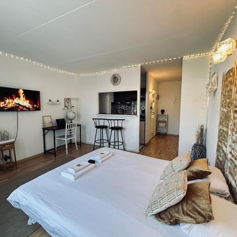 Bruyant studio proche centre, terrasse et parking - Appartamento con 2 Camere da Letto - 18
