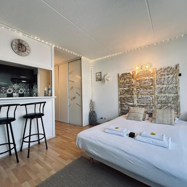 Bruyant studio proche centre, terrasse et parking - Appartamento con 2 Camere da Letto - 28