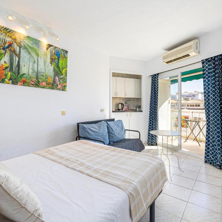 Beautiful Apartment In Benalmadena - Apartment - 9