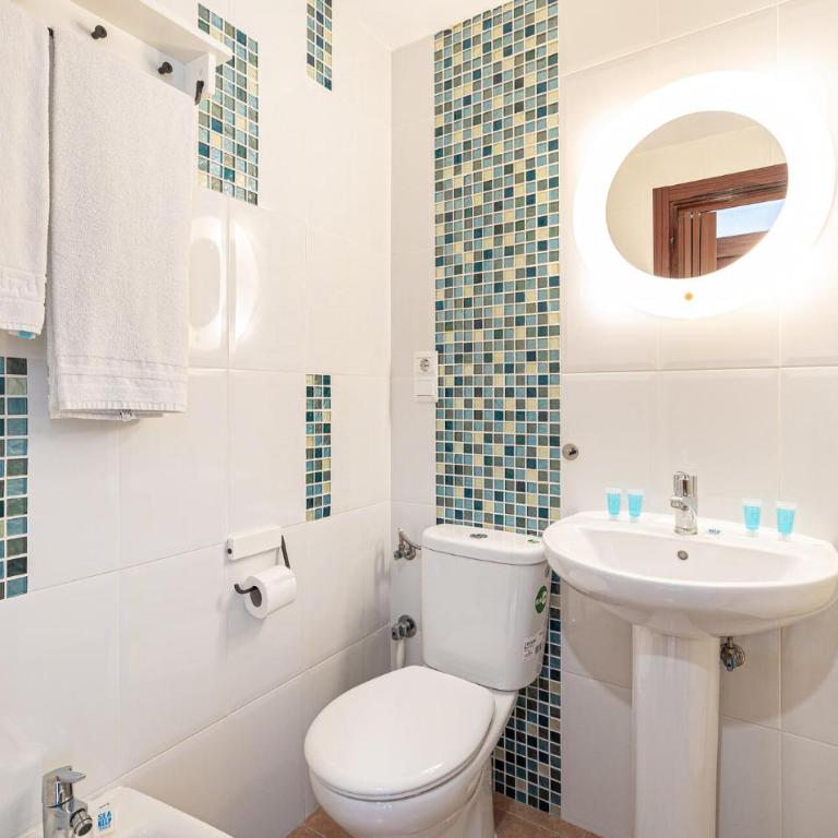 Beautiful Apartment In Benalmadena - Apartment - 11