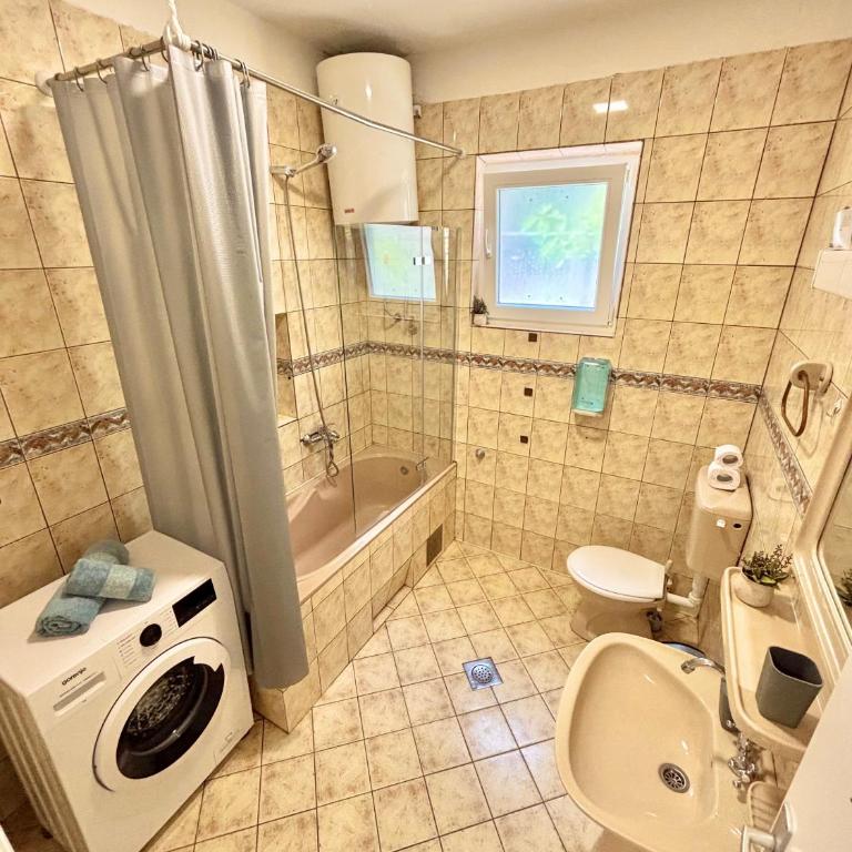 Apartments Djurovic - Superior Suite with Sea View - 2