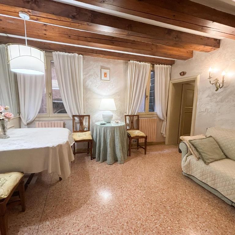 Rialto Elegant Hideaway near St Mark's Square - One-Bedroom Apartment - 2