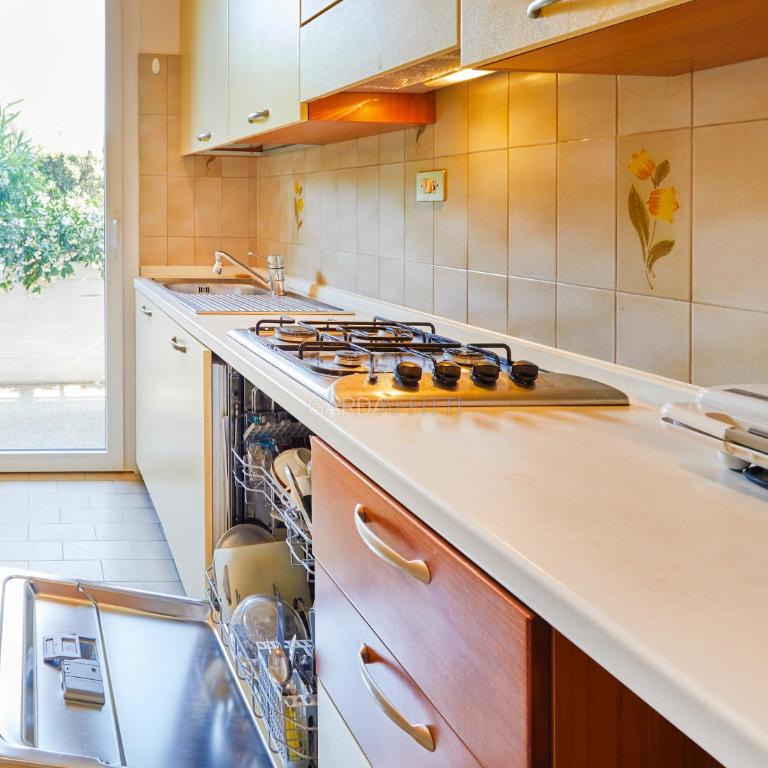 Achille Apartment - Comfort a 100m dal Lago - Appartamento con 2 Camere da Letto e Terrazza - 14