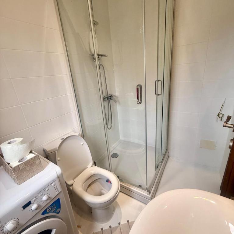Beautiful Seaview Spacious two bedroom flat - Two-Bedroom Apartment with Balcony and Sea View - 30