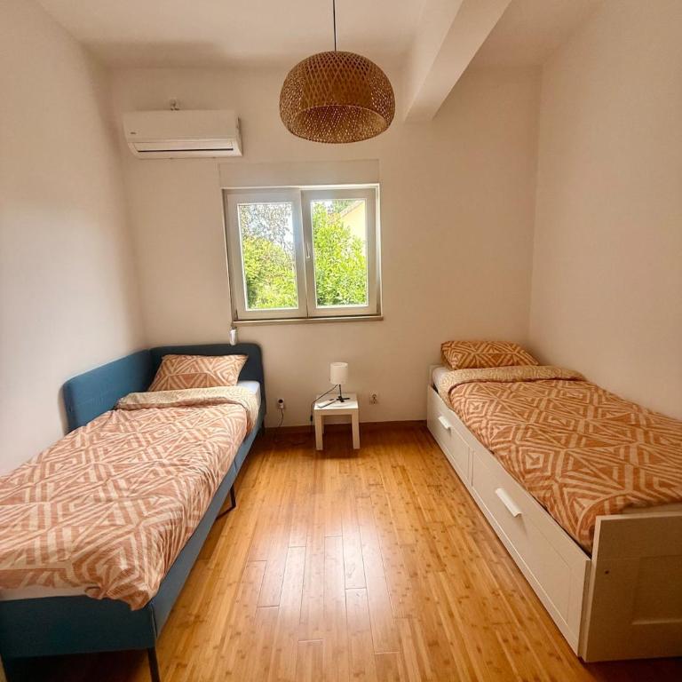 Beautiful Seaview Spacious two bedroom flat - Two-Bedroom Apartment with Balcony and Sea View - 26