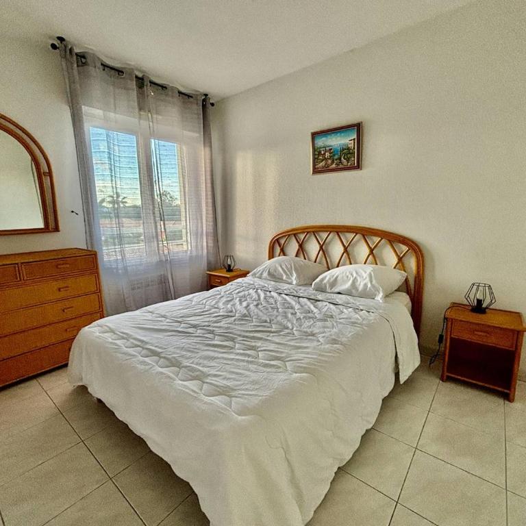 T2 Climatisé Proche Plage avec Terrasse et Garage - FR-1-816-14 - Apartamento - 13