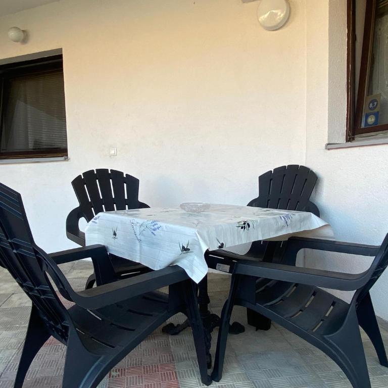 Lav Apartments - One-Bedroom Apartment - 21