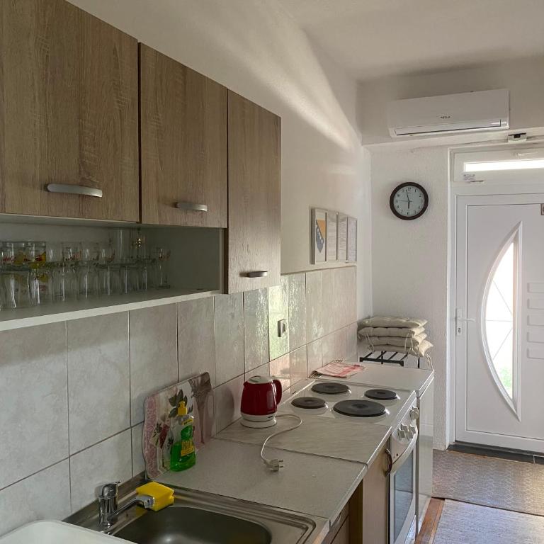 Lav Apartments - Two-Bedroom Apartment - 10