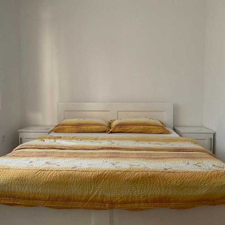 Lav Apartments - Two-Bedroom Apartment - 9