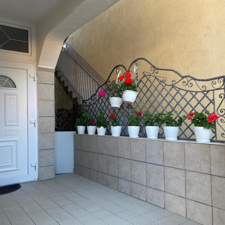Lav Apartments - One-Bedroom Apartment - 22