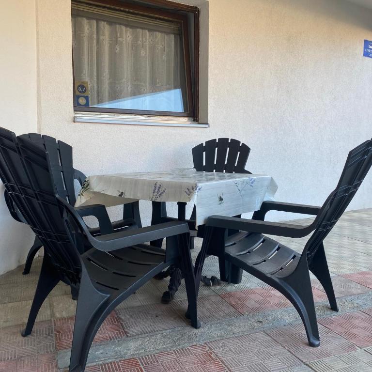 Lav Apartments - One-Bedroom Apartment - 23