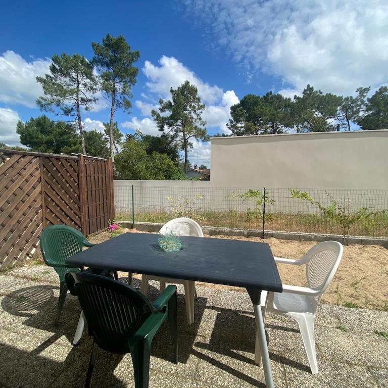 Dans les pins, maison agréable - Two-Bedroom House - 2