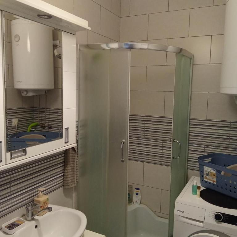 Vlado - One-Bedroom Apartment - 17