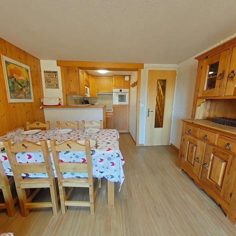 Appartement ensoleillé 3 pièces - 6 pers avec cheminée au Grand Bornand, proche des pistes - FR-1-241-117 - Apartment (6 Erwachsene) - 2