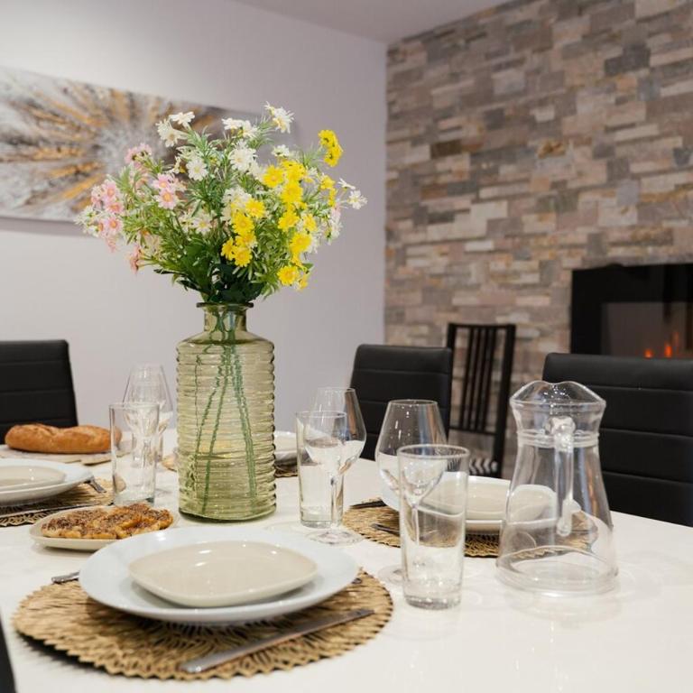 Charmant T3 en rez-de-jardin à Six-Fours - Two-Bedroom Apartment - 8