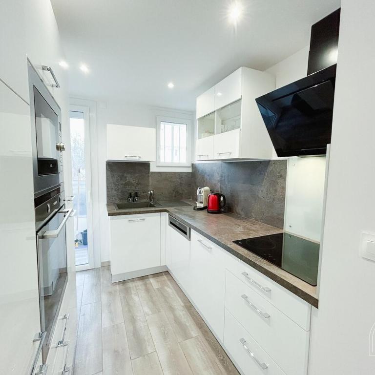 Charmant T3 en rez-de-jardin à Six-Fours - Two-Bedroom Apartment - 16