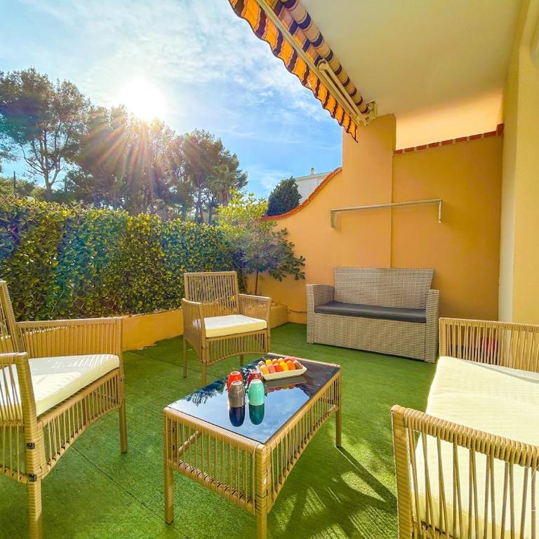 Charmant T3 en rez-de-jardin à Six-Fours - Two-Bedroom Apartment - 23