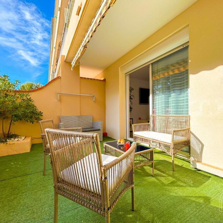 Charmant T3 en rez-de-jardin à Six-Fours - Two-Bedroom Apartment - 26