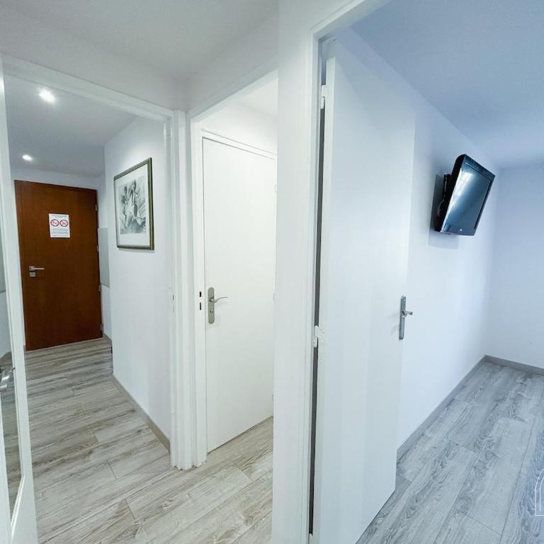 Charmant T3 en rez-de-jardin à Six-Fours - Two-Bedroom Apartment - 35