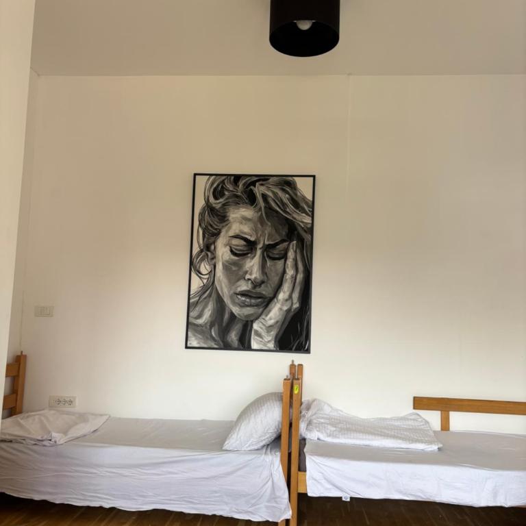 City Heart Hotel - Četvorokrevetna Soba sa Zajedničkim Kupatilom - 1