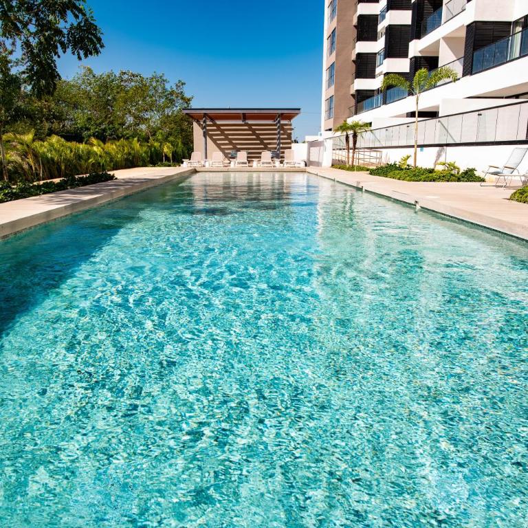 Signature Lux Condo US Consulate & The Harbor Mall - Three-Bedroom Apartment - 1