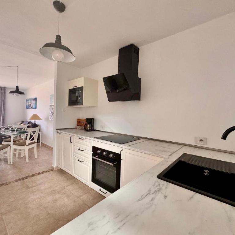Queen Amanay - terrazza, confortevole, tranquillo, Wi-Fi, AC - Apartamento - 10