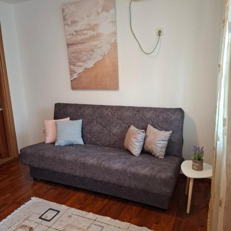 Apartmani Ljumović Budva - Apartman sa Pogledom na Vrt - 5