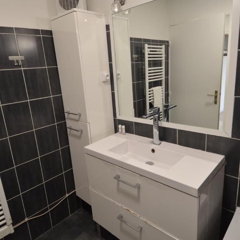 PLEIN CIEL - Appartement 5 personnes avec piscine sur la Corniche Fleurie à Nice - Apartment - 12