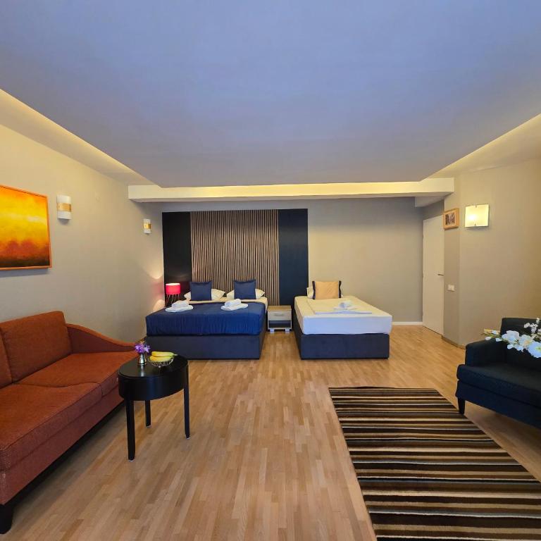 Hotel Hecco - Porodična Soba - 1